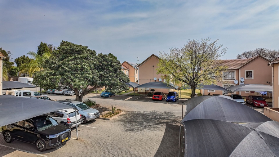 1 Bedroom Property for Sale in Kew Gauteng