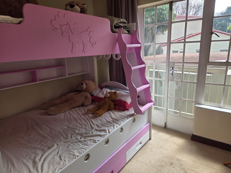To Let 2 Bedroom Property for Rent in Bryanston Gauteng