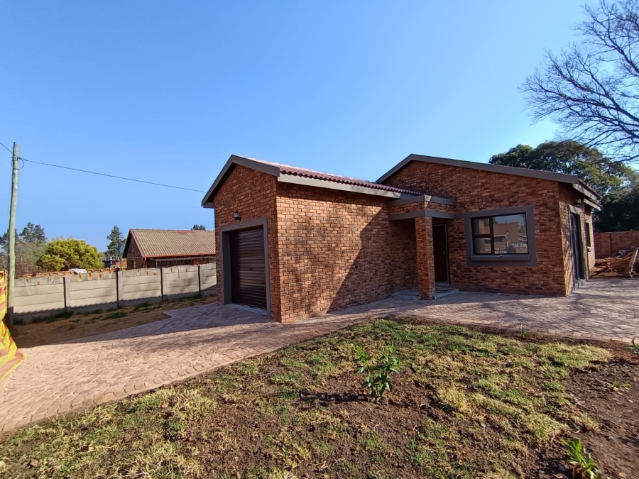 3 Bedroom Property for Sale in Dersley Gauteng