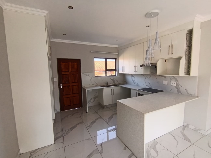 3 Bedroom Property for Sale in Dersley Gauteng