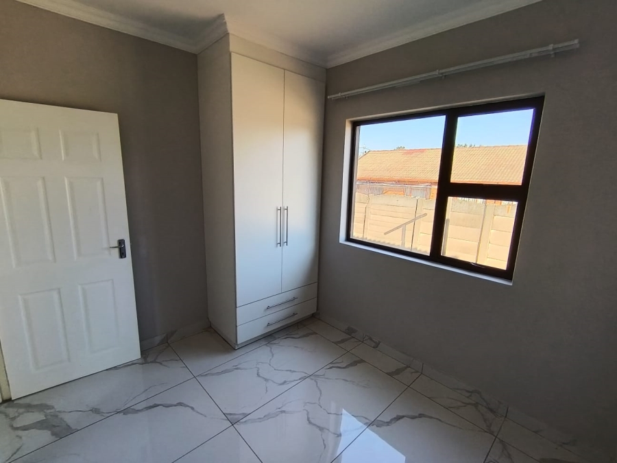 3 Bedroom Property for Sale in Dersley Gauteng
