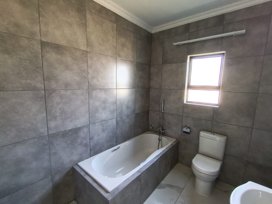 3 Bedroom Property for Sale in Dersley Gauteng