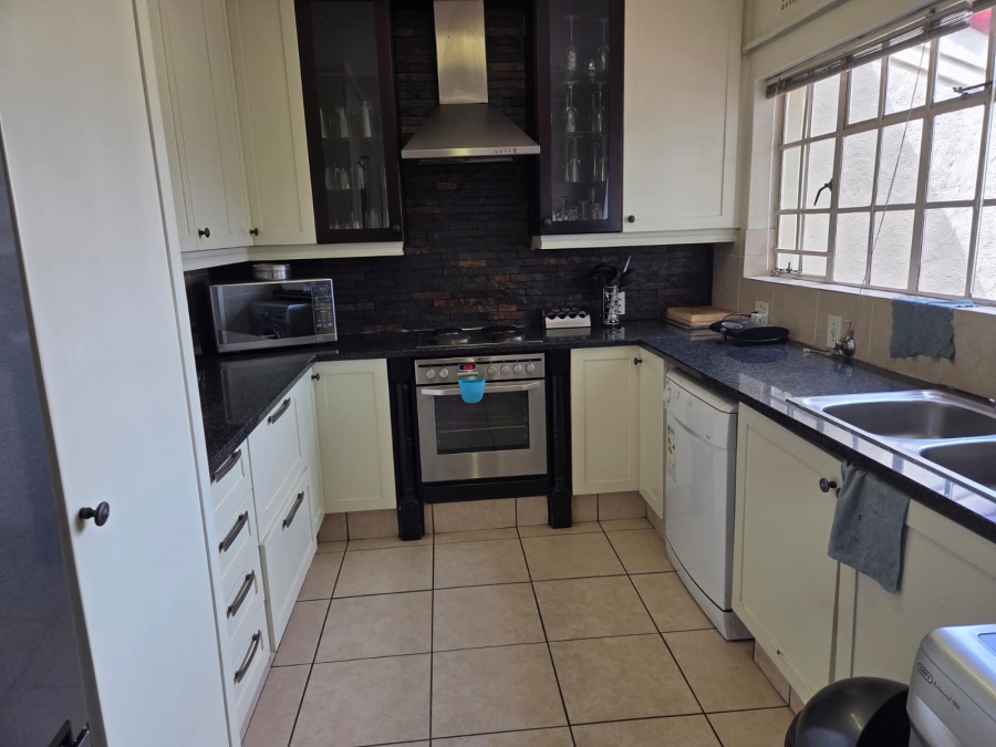 2 Bedroom Property for Sale in Bryanston Gauteng