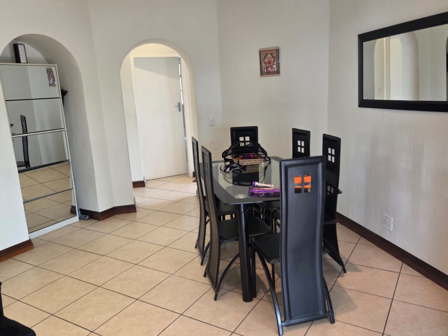 2 Bedroom Property for Sale in Bryanston Gauteng