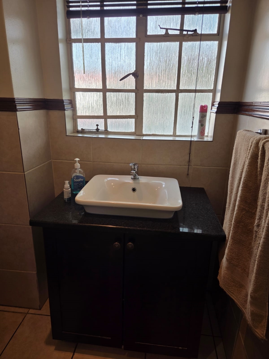 2 Bedroom Property for Sale in Bryanston Gauteng
