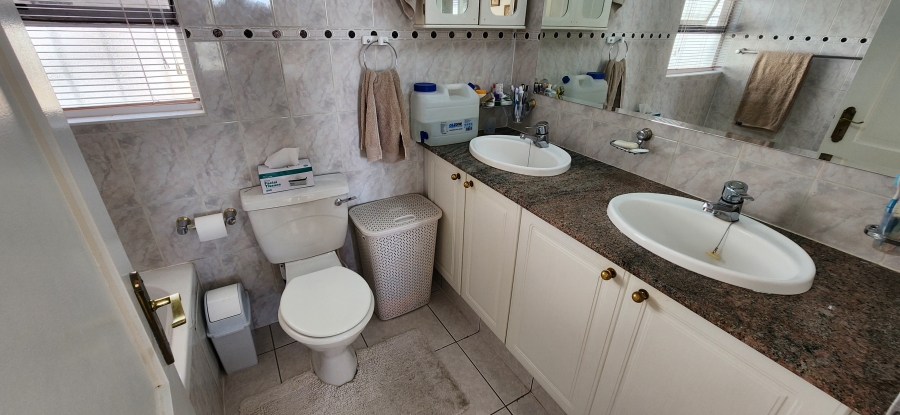4 Bedroom Property for Sale in Bedford Park Gauteng