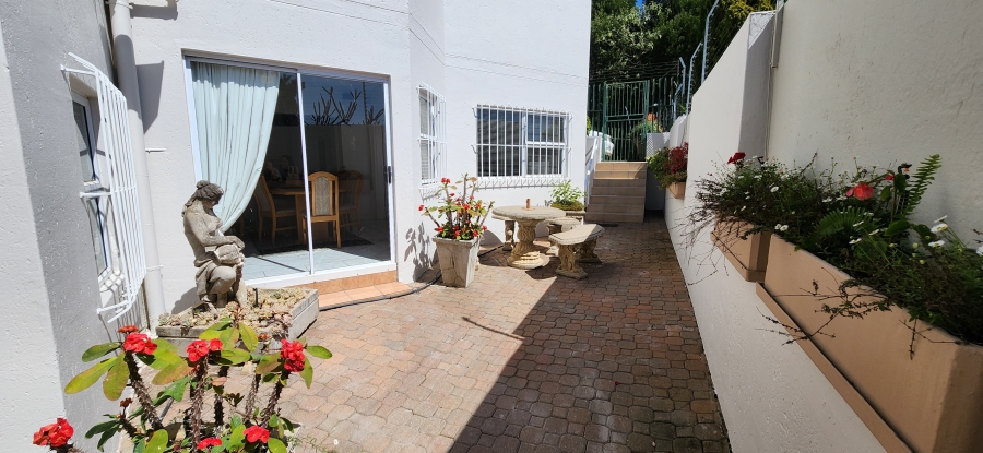 4 Bedroom Property for Sale in Bedford Park Gauteng