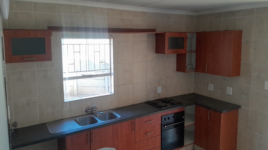 1 Bedroom Property for Sale in Vanderbijlpark CW 5 Gauteng