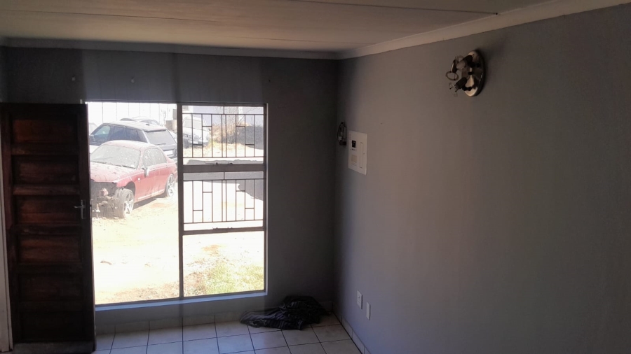 1 Bedroom Property for Sale in Vanderbijlpark CW 5 Gauteng