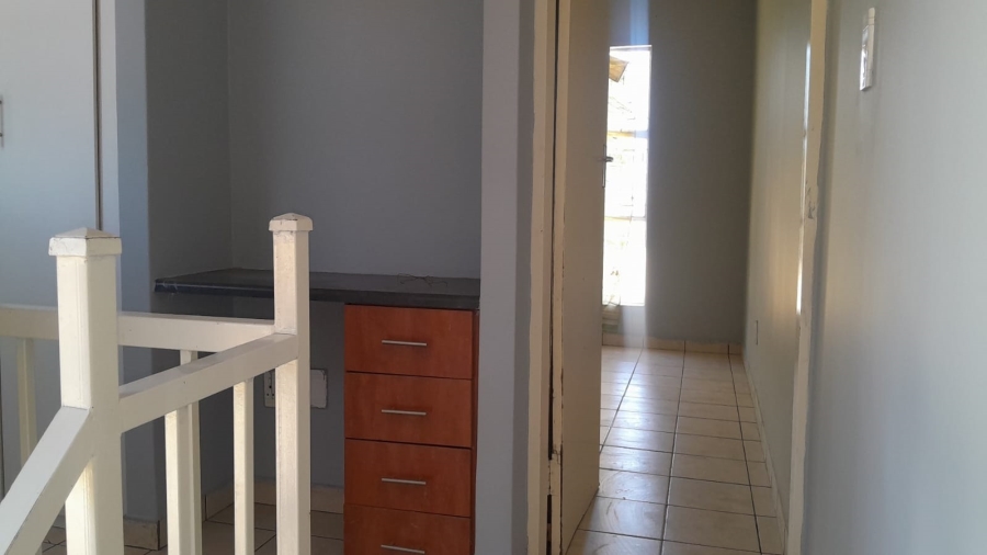 1 Bedroom Property for Sale in Vanderbijlpark CW 5 Gauteng