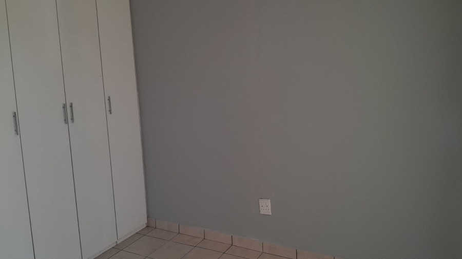 1 Bedroom Property for Sale in Vanderbijlpark CW 5 Gauteng