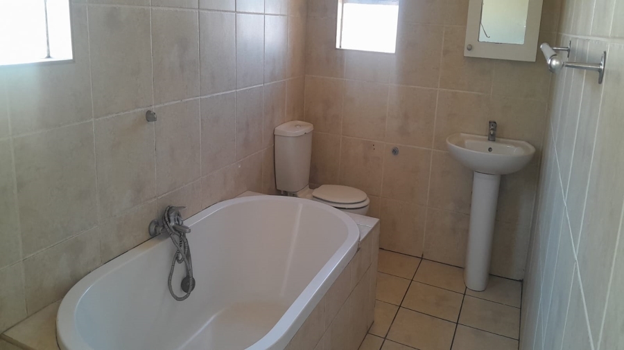 1 Bedroom Property for Sale in Vanderbijlpark CW 5 Gauteng