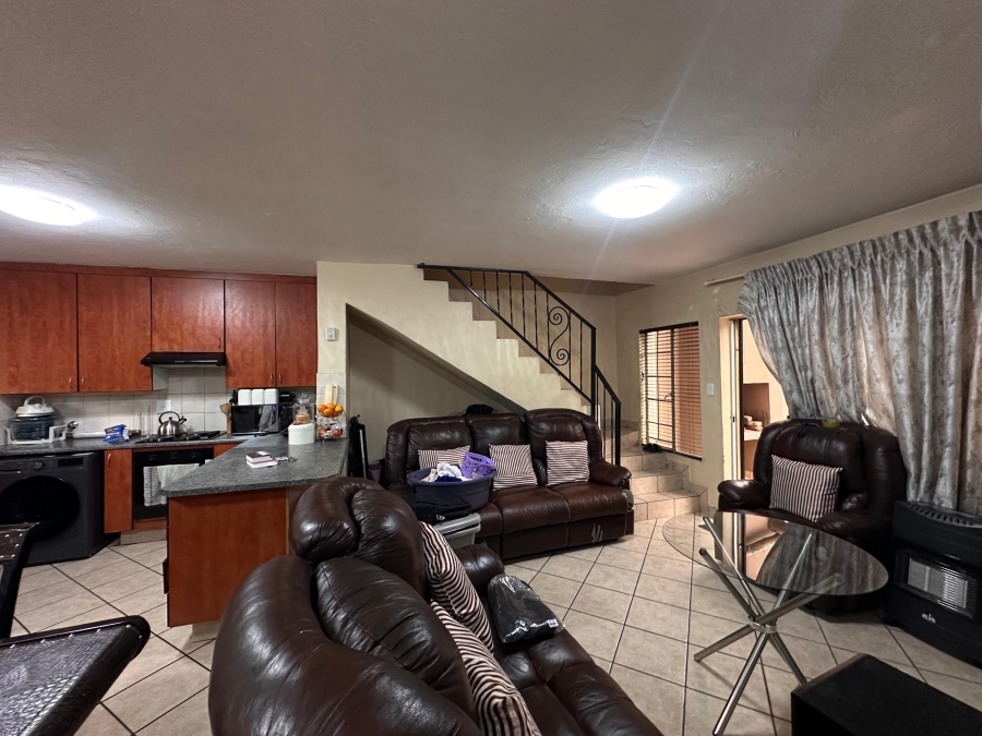 2 Bedroom Property for Sale in Halfway Gardens Gauteng