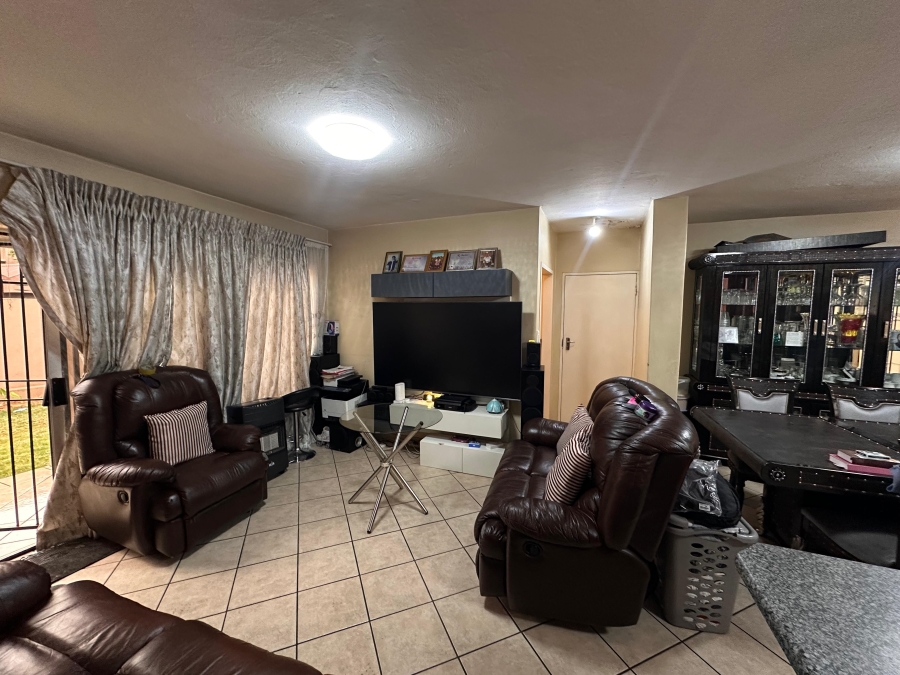 2 Bedroom Property for Sale in Halfway Gardens Gauteng