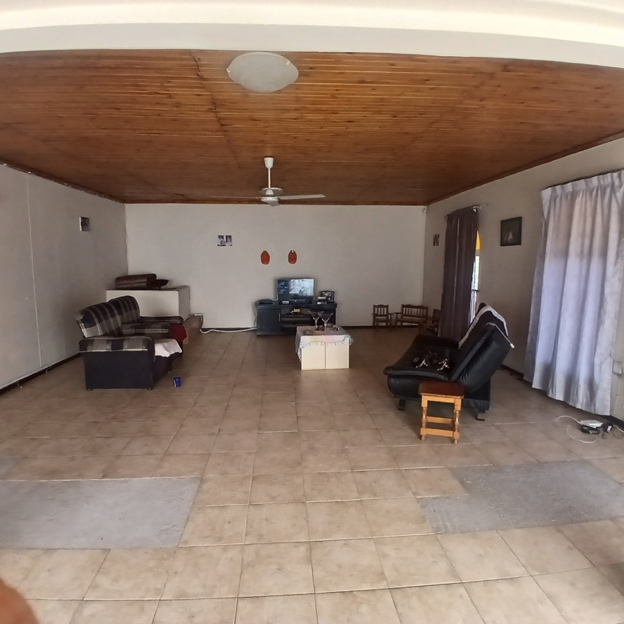 To Let 4 Bedroom Property for Rent in Rensburg Gauteng