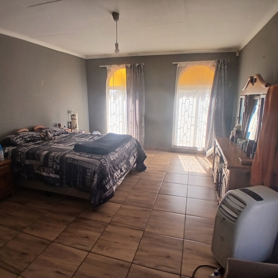 To Let 4 Bedroom Property for Rent in Rensburg Gauteng