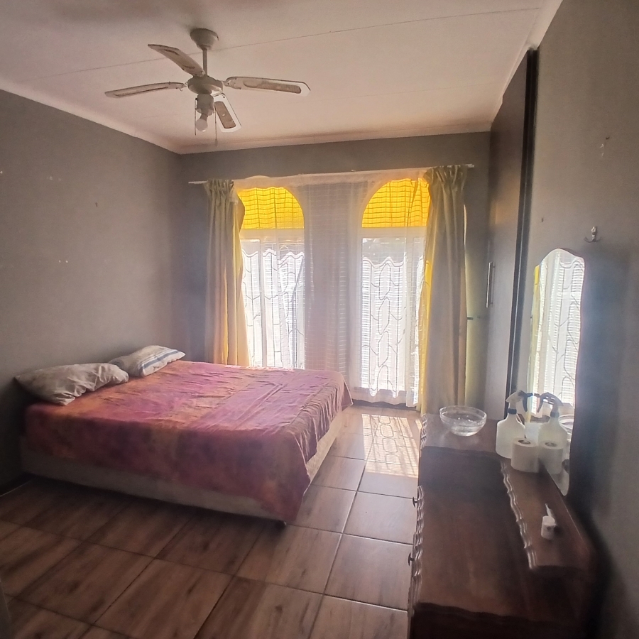 To Let 4 Bedroom Property for Rent in Rensburg Gauteng