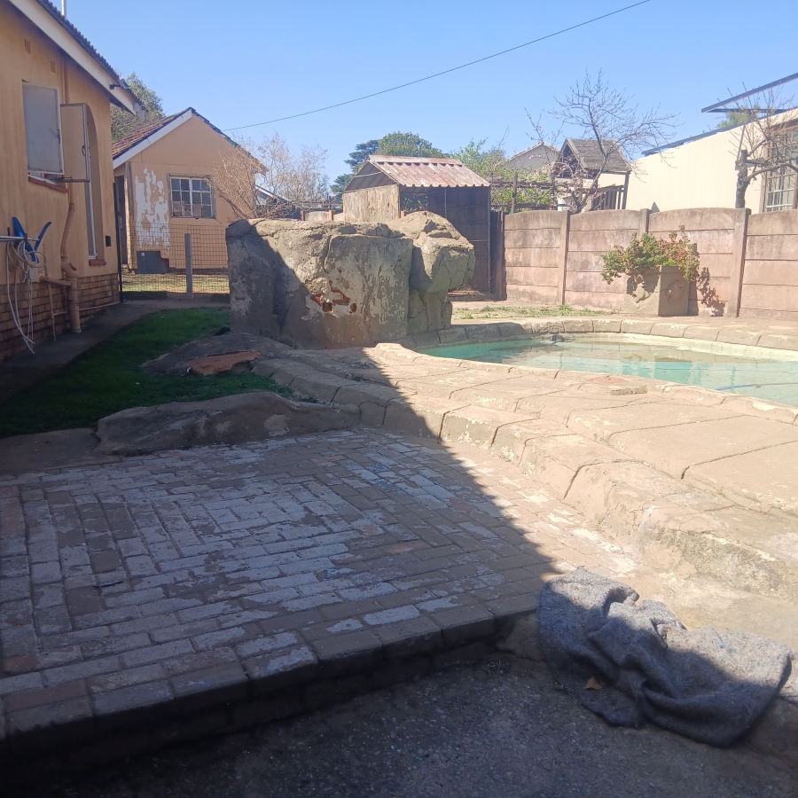 To Let 4 Bedroom Property for Rent in Rensburg Gauteng