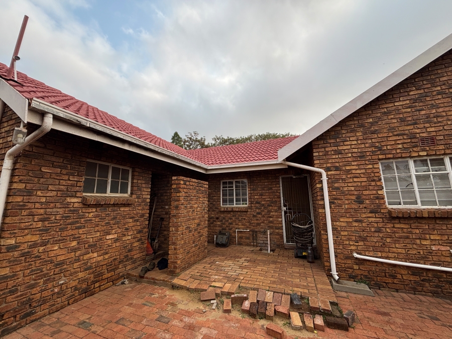4 Bedroom Property for Sale in Selcourt Gauteng