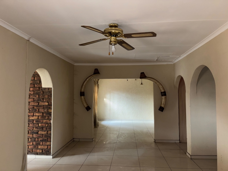 4 Bedroom Property for Sale in Selcourt Gauteng