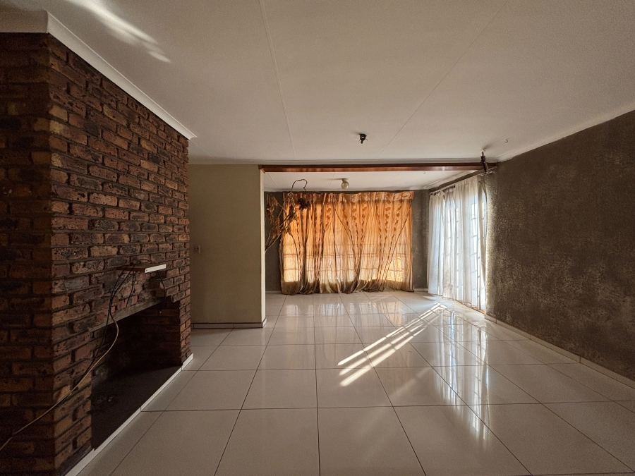 4 Bedroom Property for Sale in Selcourt Gauteng