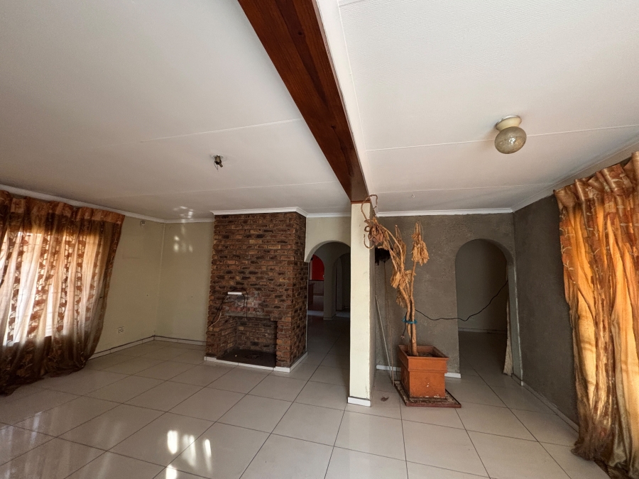 4 Bedroom Property for Sale in Selcourt Gauteng