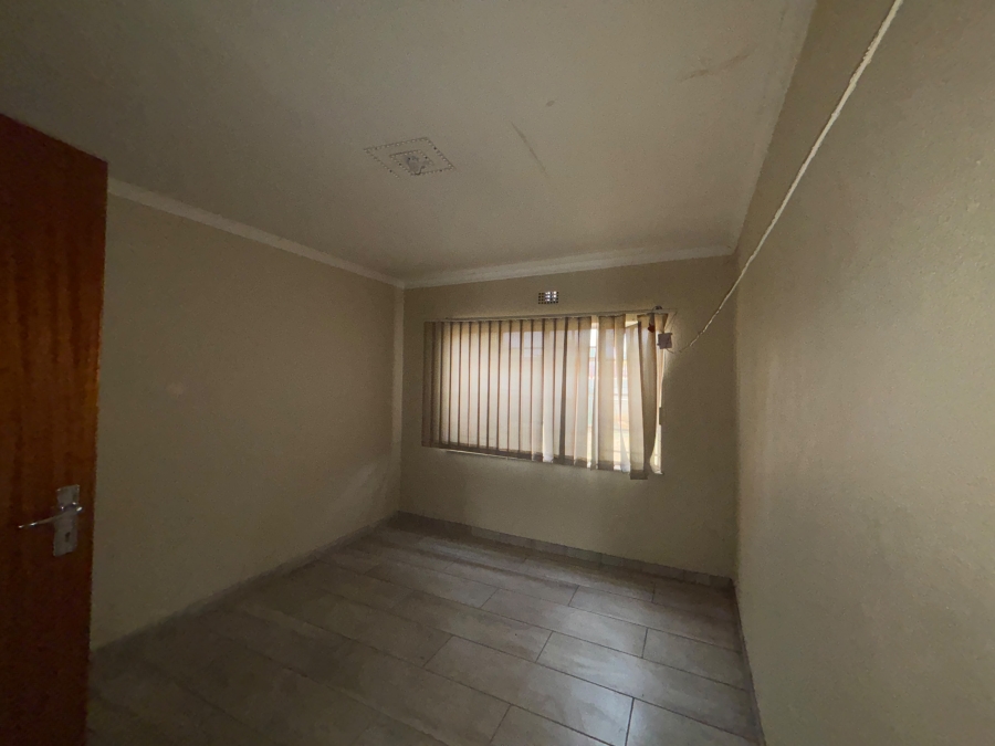 4 Bedroom Property for Sale in Selcourt Gauteng