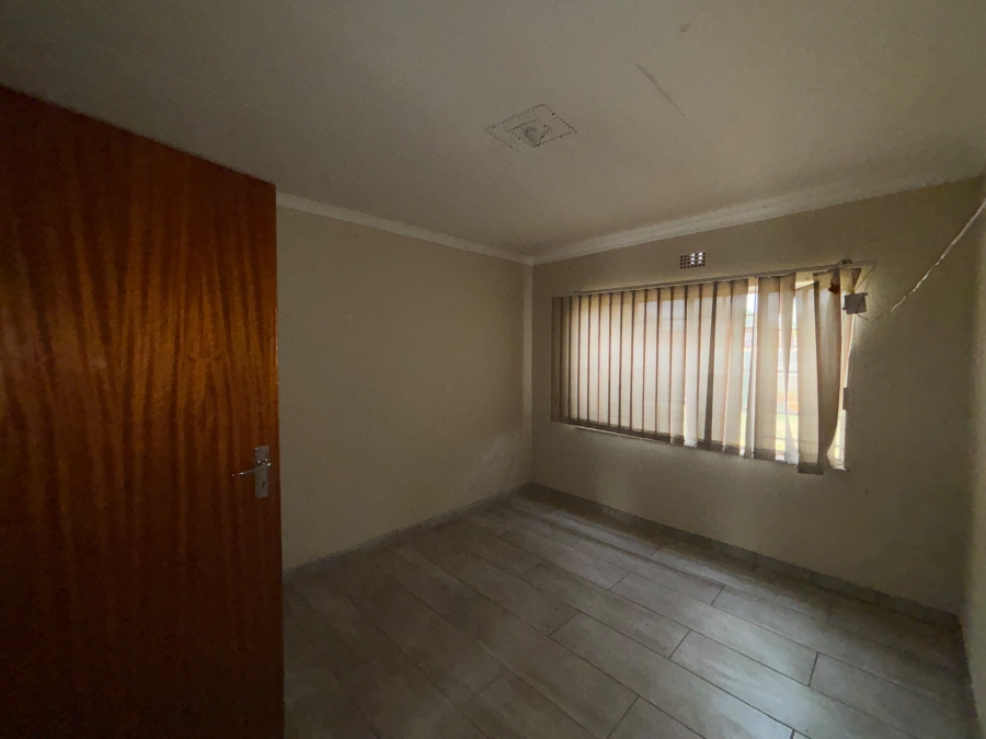 4 Bedroom Property for Sale in Selcourt Gauteng