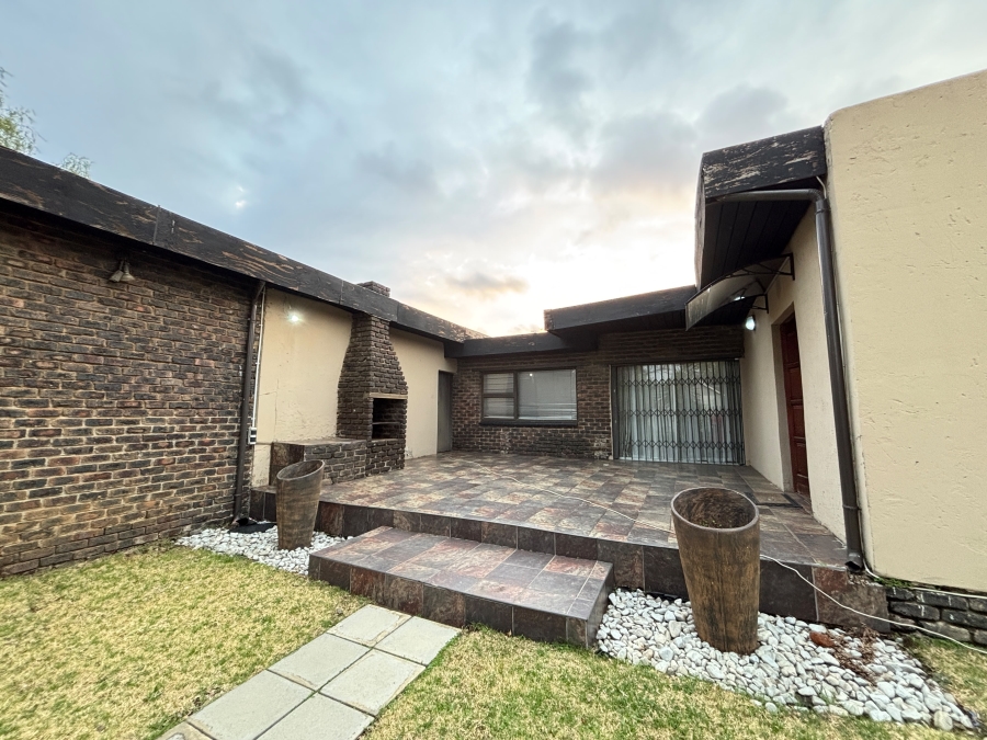 4 Bedroom Property for Sale in Sharon Park Gauteng