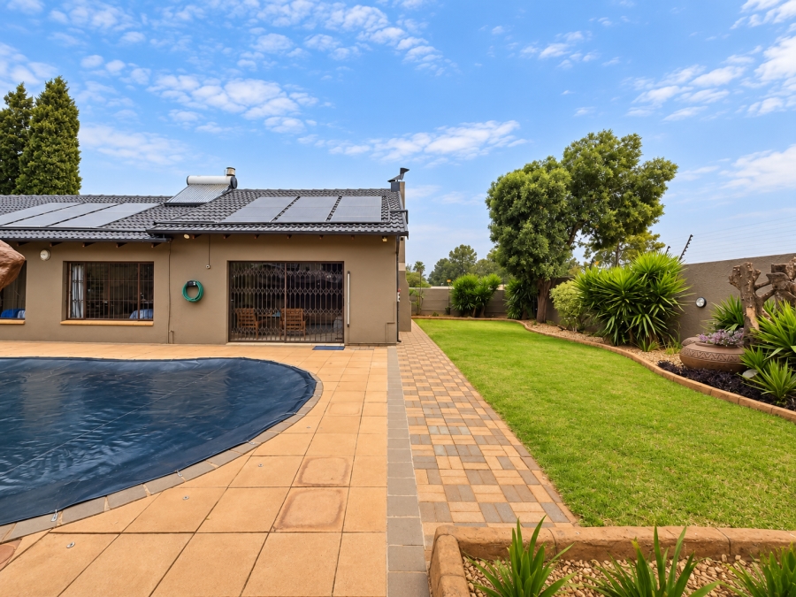 4 Bedroom Property for Sale in Rant En Dal Gauteng