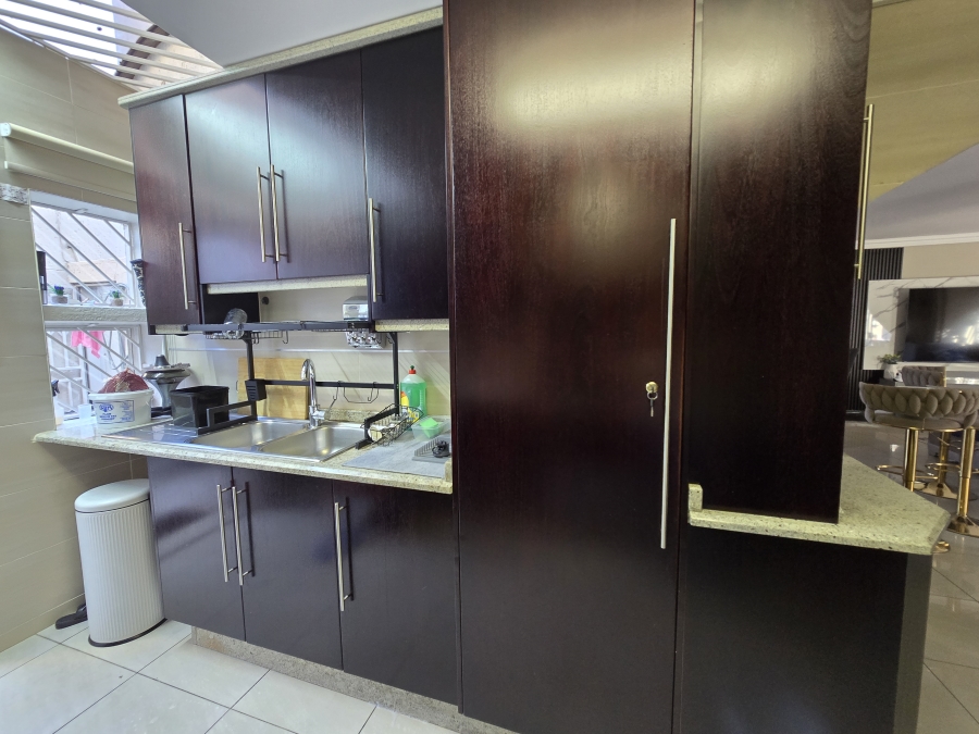 3 Bedroom Property for Sale in Bassonia Gauteng