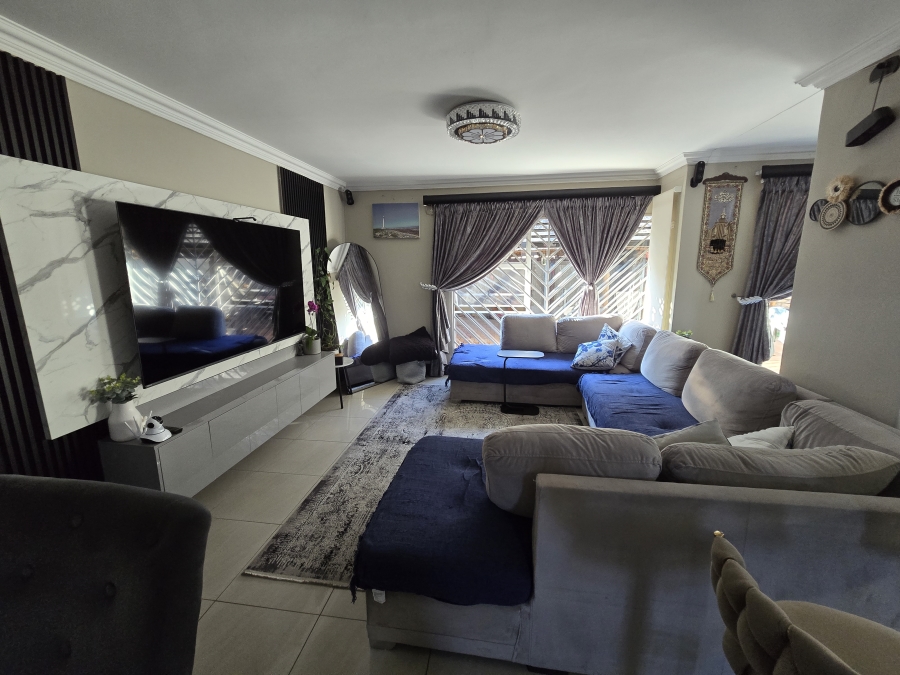 3 Bedroom Property for Sale in Bassonia Gauteng