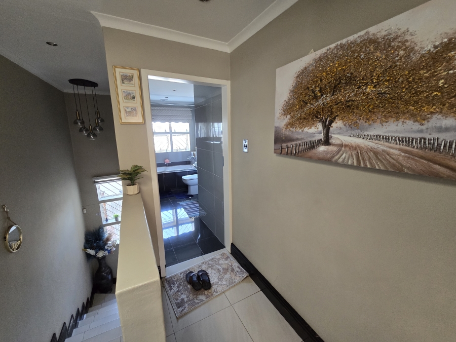 3 Bedroom Property for Sale in Bassonia Gauteng