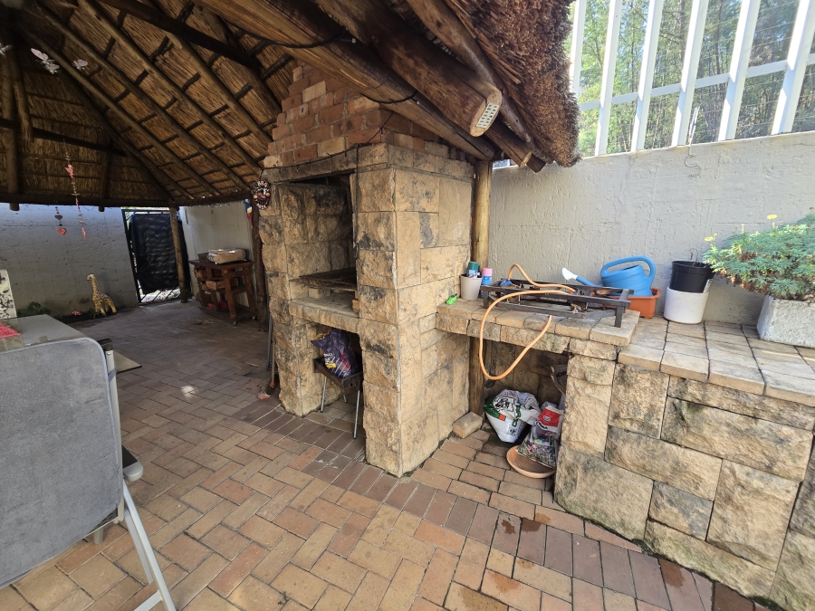 3 Bedroom Property for Sale in Bassonia Gauteng