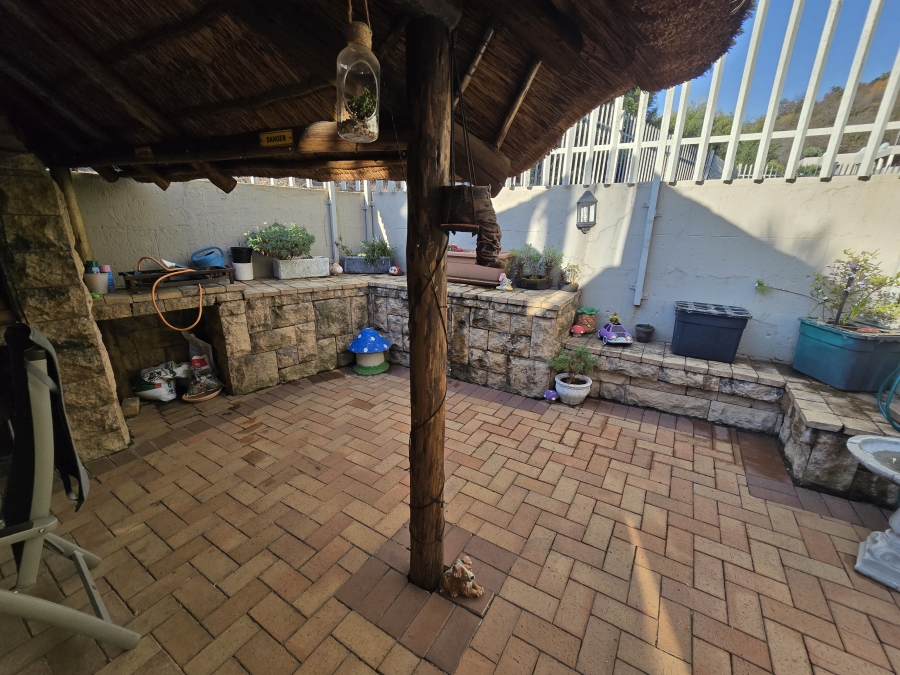 3 Bedroom Property for Sale in Bassonia Gauteng