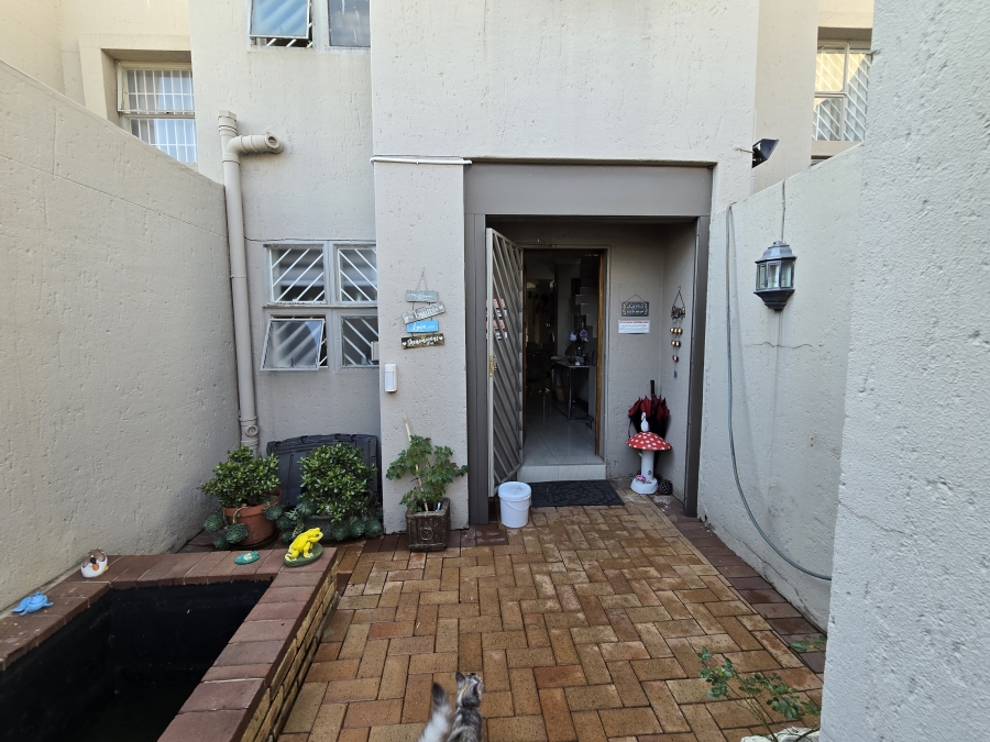 3 Bedroom Property for Sale in Bassonia Gauteng