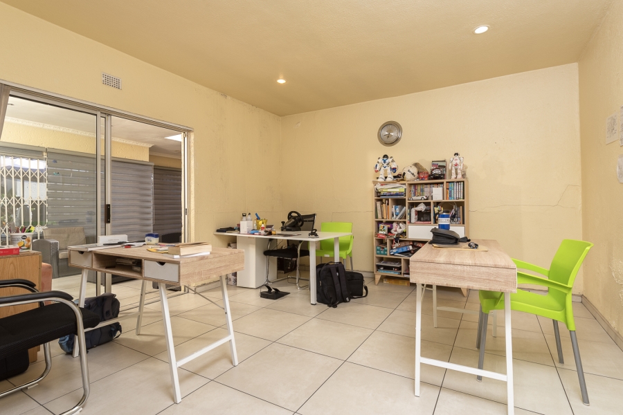 3 Bedroom Property for Sale in Suideroord Gauteng