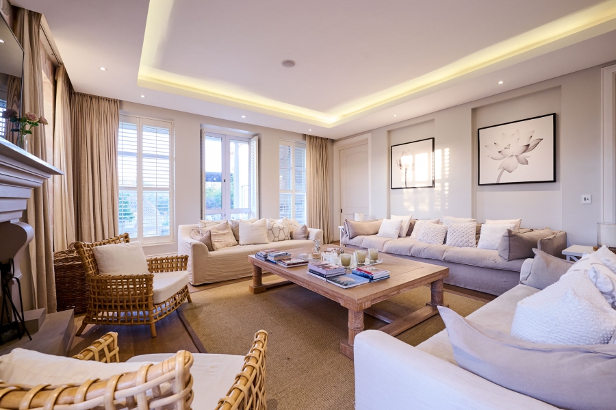 5 Bedroom Property for Sale in Waterfall Country Estate Gauteng