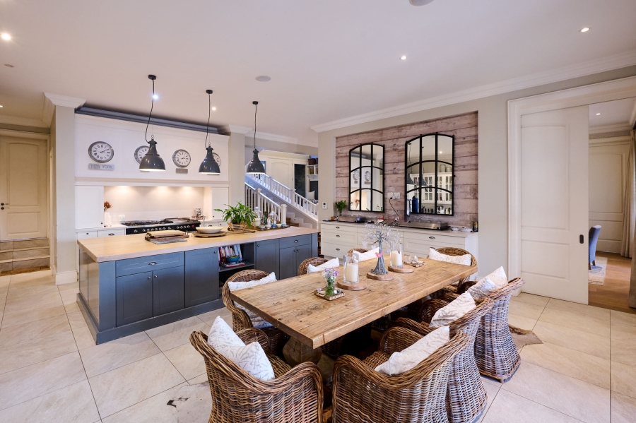 5 Bedroom Property for Sale in Waterfall Country Estate Gauteng