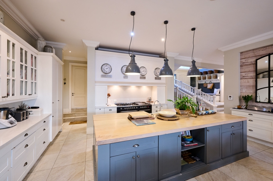 5 Bedroom Property for Sale in Waterfall Country Estate Gauteng