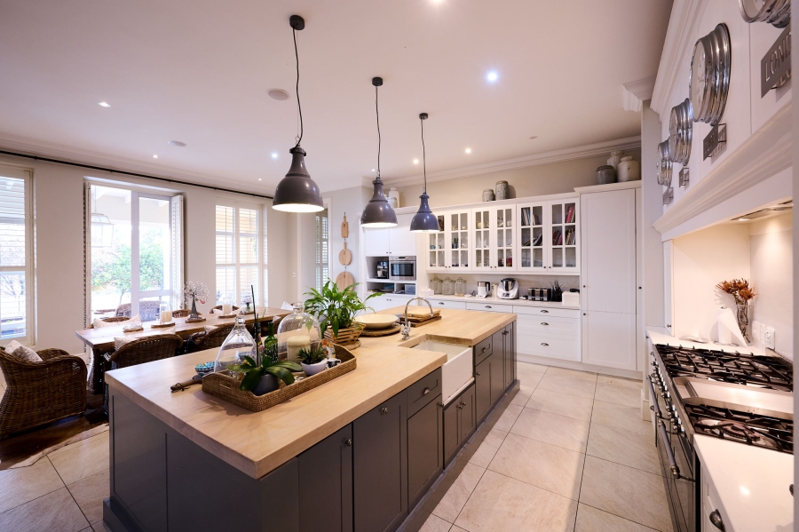 5 Bedroom Property for Sale in Waterfall Country Estate Gauteng