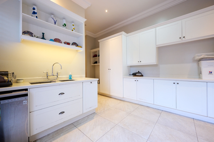 5 Bedroom Property for Sale in Waterfall Country Estate Gauteng