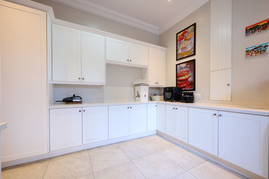 5 Bedroom Property for Sale in Waterfall Country Estate Gauteng