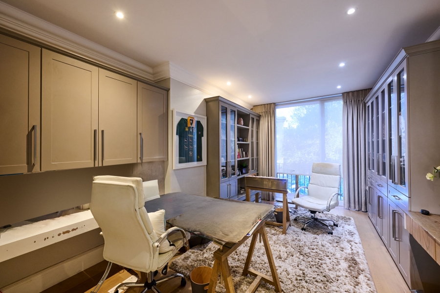 5 Bedroom Property for Sale in Waterfall Country Estate Gauteng