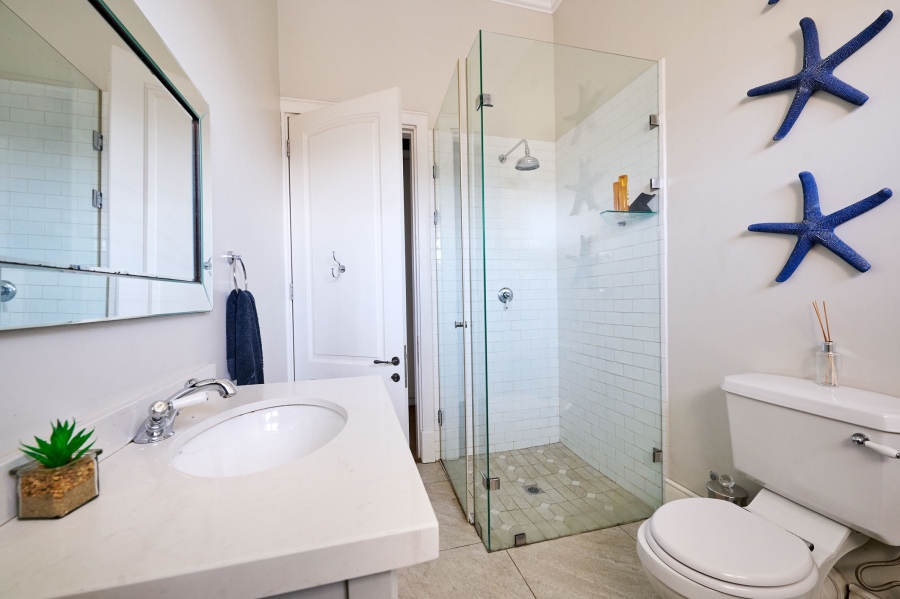5 Bedroom Property for Sale in Waterfall Country Estate Gauteng