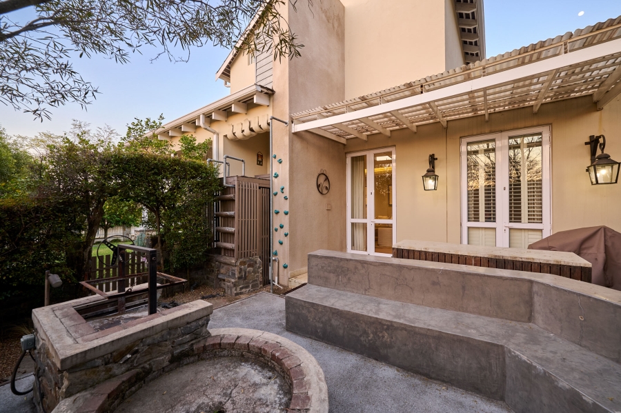 5 Bedroom Property for Sale in Waterfall Country Estate Gauteng