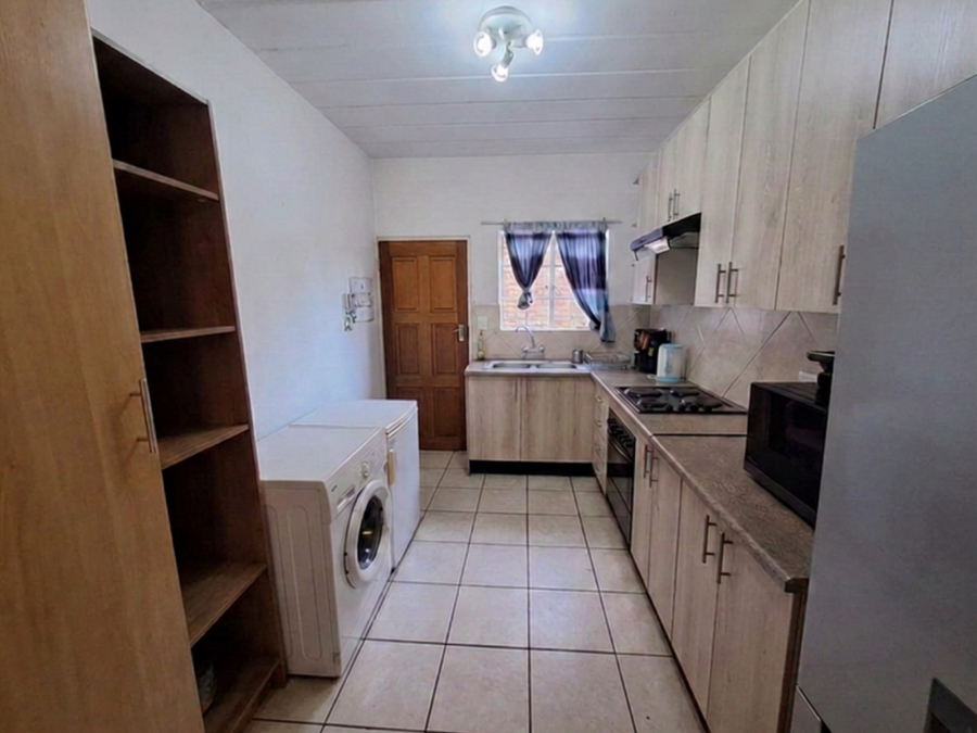 2 Bedroom Property for Sale in Erand Gardens Gauteng