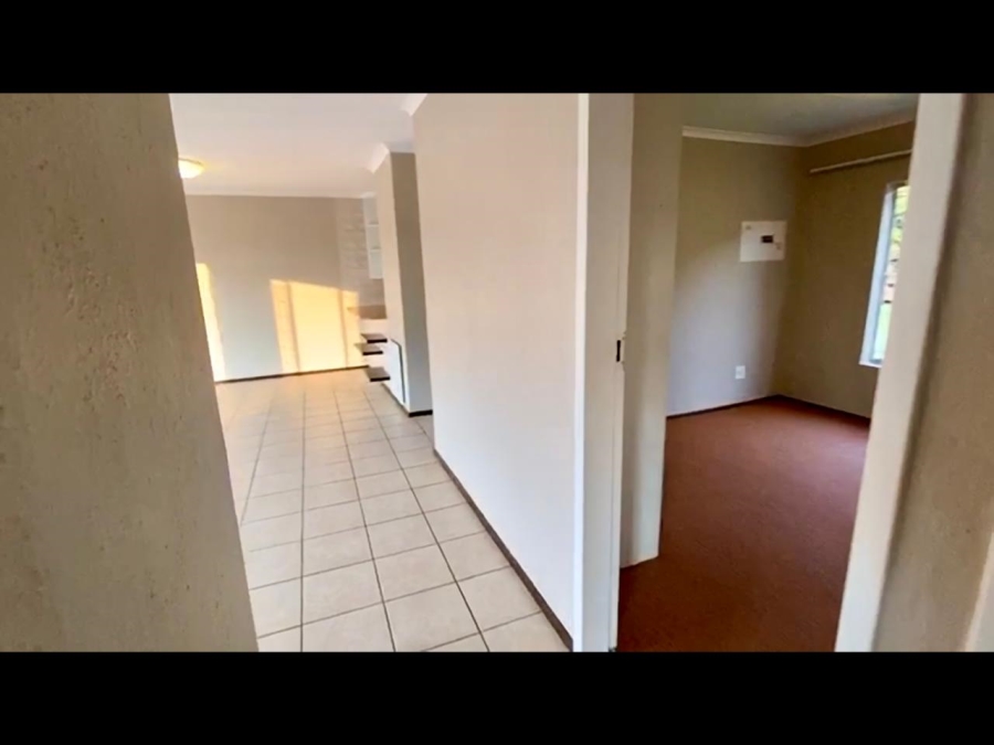 2 Bedroom Property for Sale in Helderkruin Gauteng