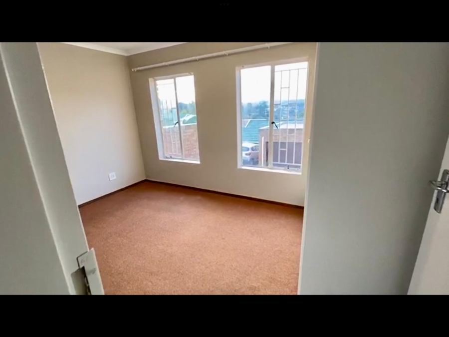 2 Bedroom Property for Sale in Helderkruin Gauteng