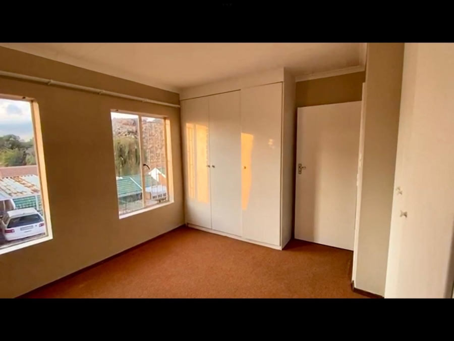 2 Bedroom Property for Sale in Helderkruin Gauteng
